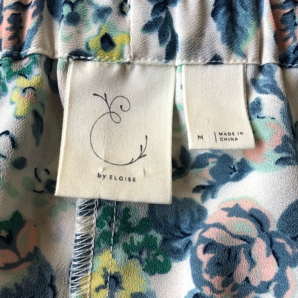 🔴SOLD Anthro Eloise Floral Scallop Hem Shorts - Picture 8 of 8